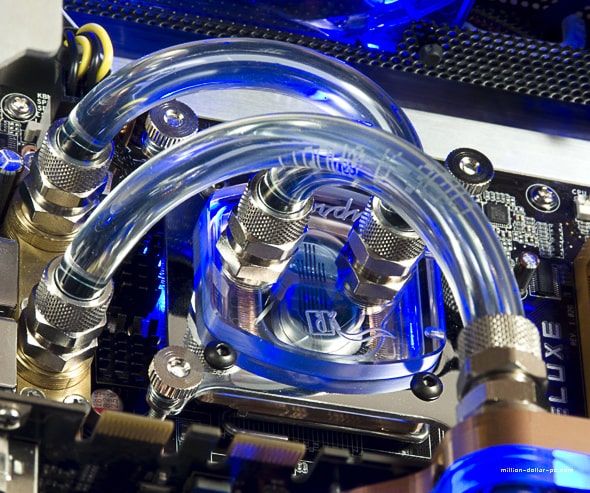 Tight flexible tube bends in a custom water-cooled PC