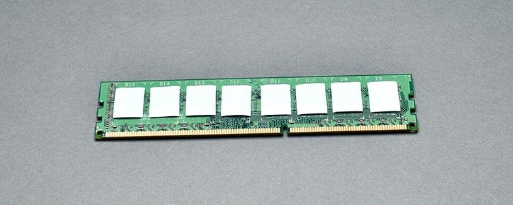 Thermal pads applied to memory modules 