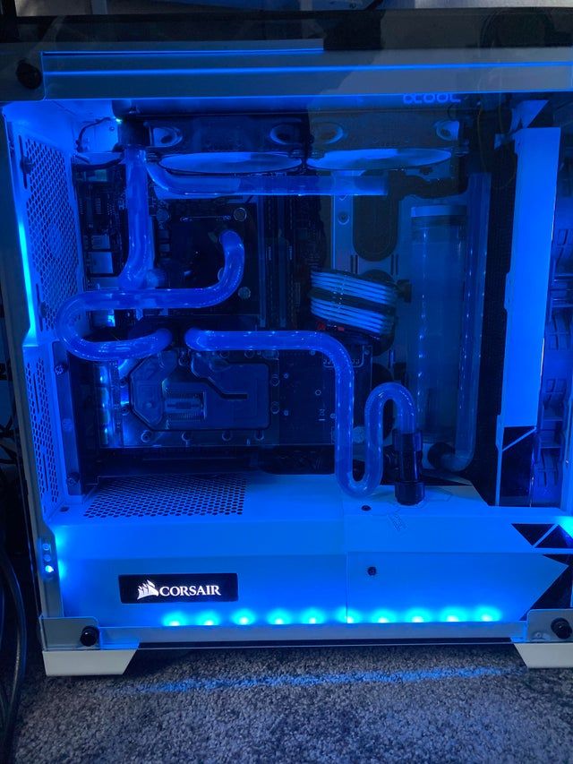 Custom PC water cooling loop with acrylic tubing